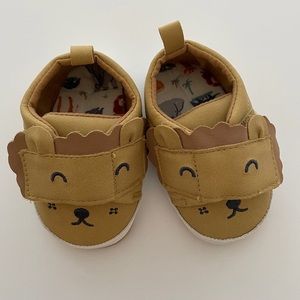 New lion shoes for baby or infant 3 + months
